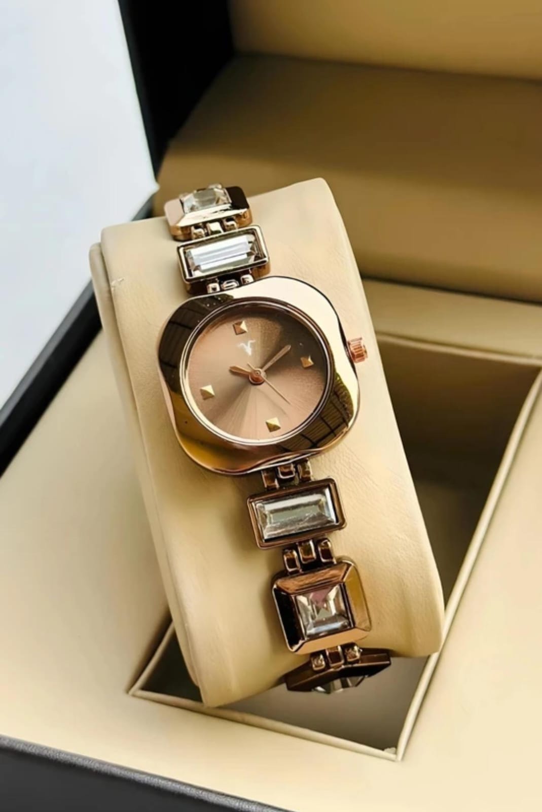 Watch Premium By Zest For Girls Gifting Brown Finish Attractive And Stylish For All Occasions Analog Watch