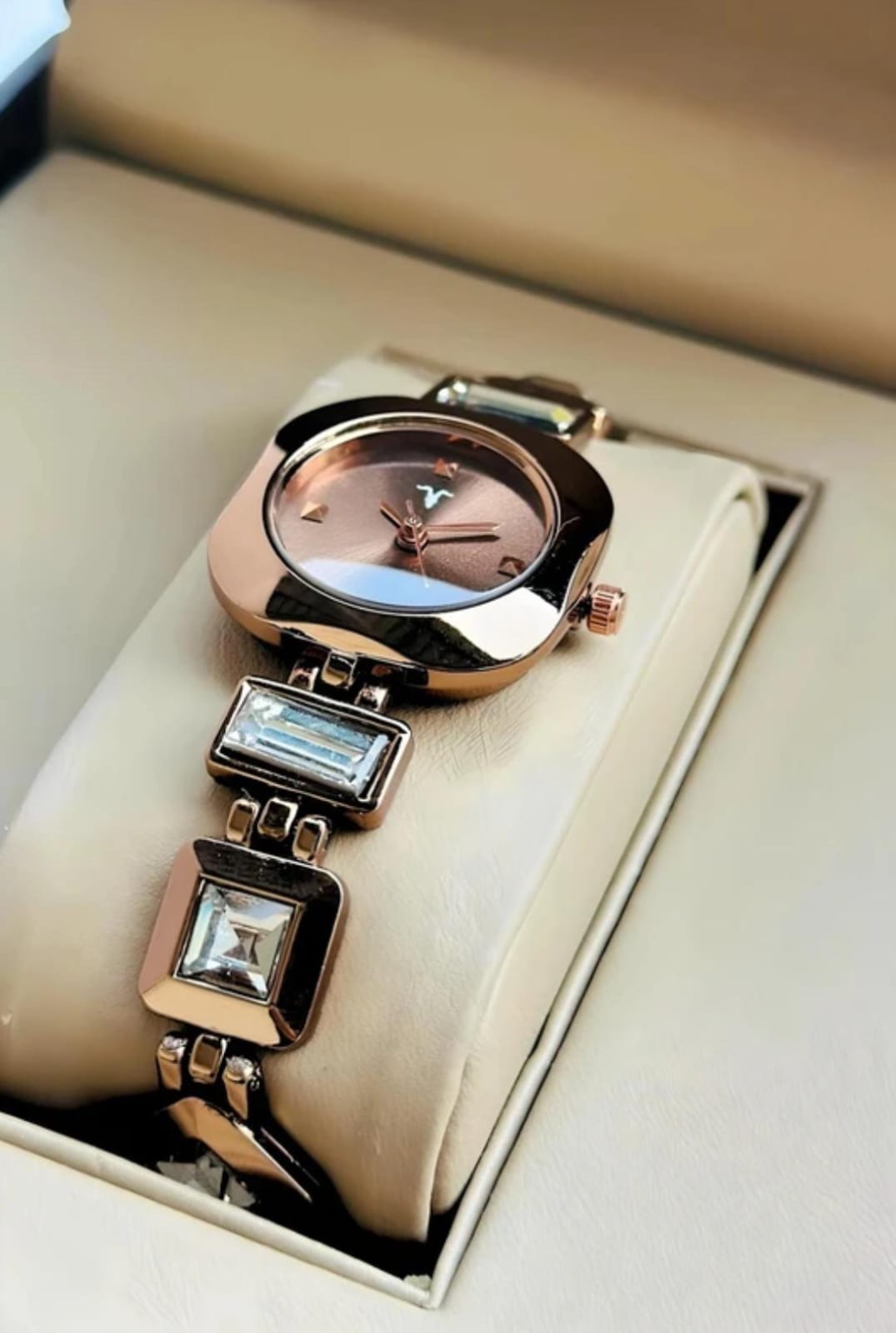 Watch Premium By Zest For Girls Gifting Brown Finish Attractive And Stylish For All Occasions Analog Watch